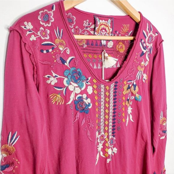 Johnny Was Berry Red Tinasha Long Sleeve Raw Seam Embroidered Tee Top Size XS - Picture 2 of 5